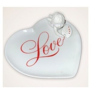 Avon Heart Shaped Cherub Valentines Day “Love” On Soap Or Jewelry 5” Dish